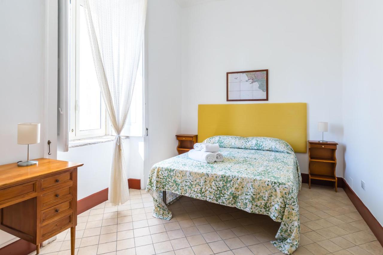 Lopez 20 A Big Family Apartment By Napoliapartments Buitenkant foto